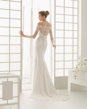 В нашей продаже роскошные свадебные платья.